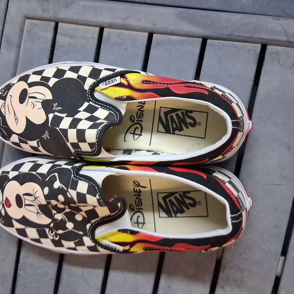 Vans Black and White Checkered Sneakers Slip-On Style - Picture 2 of 4